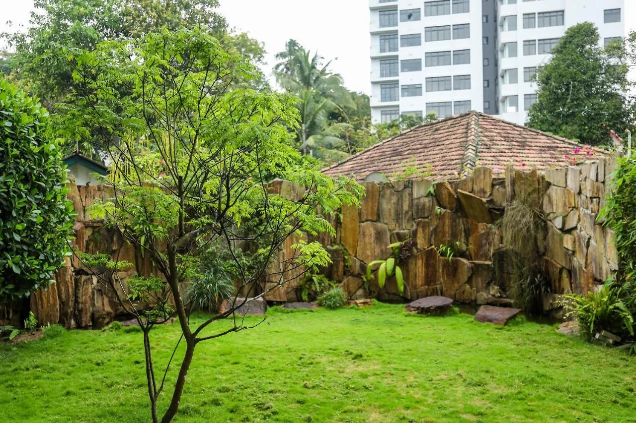 Hotel Ganthera Kandy