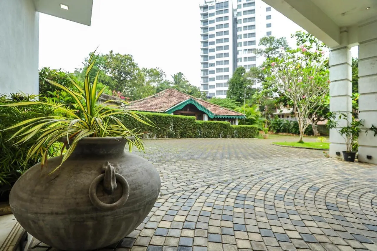 Hotel Ganthera Kandy