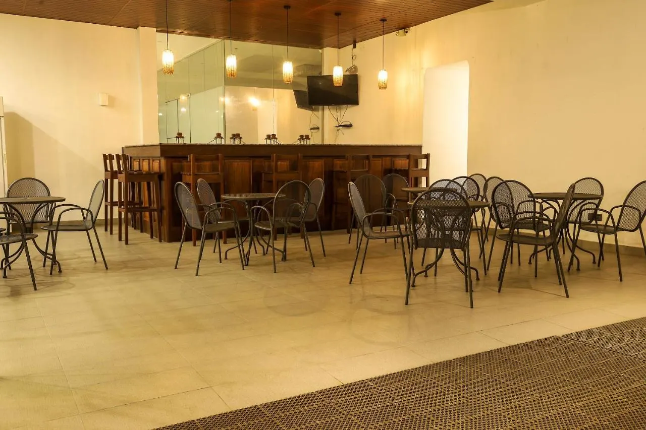 Hotel Ganthera Kandy 0*,